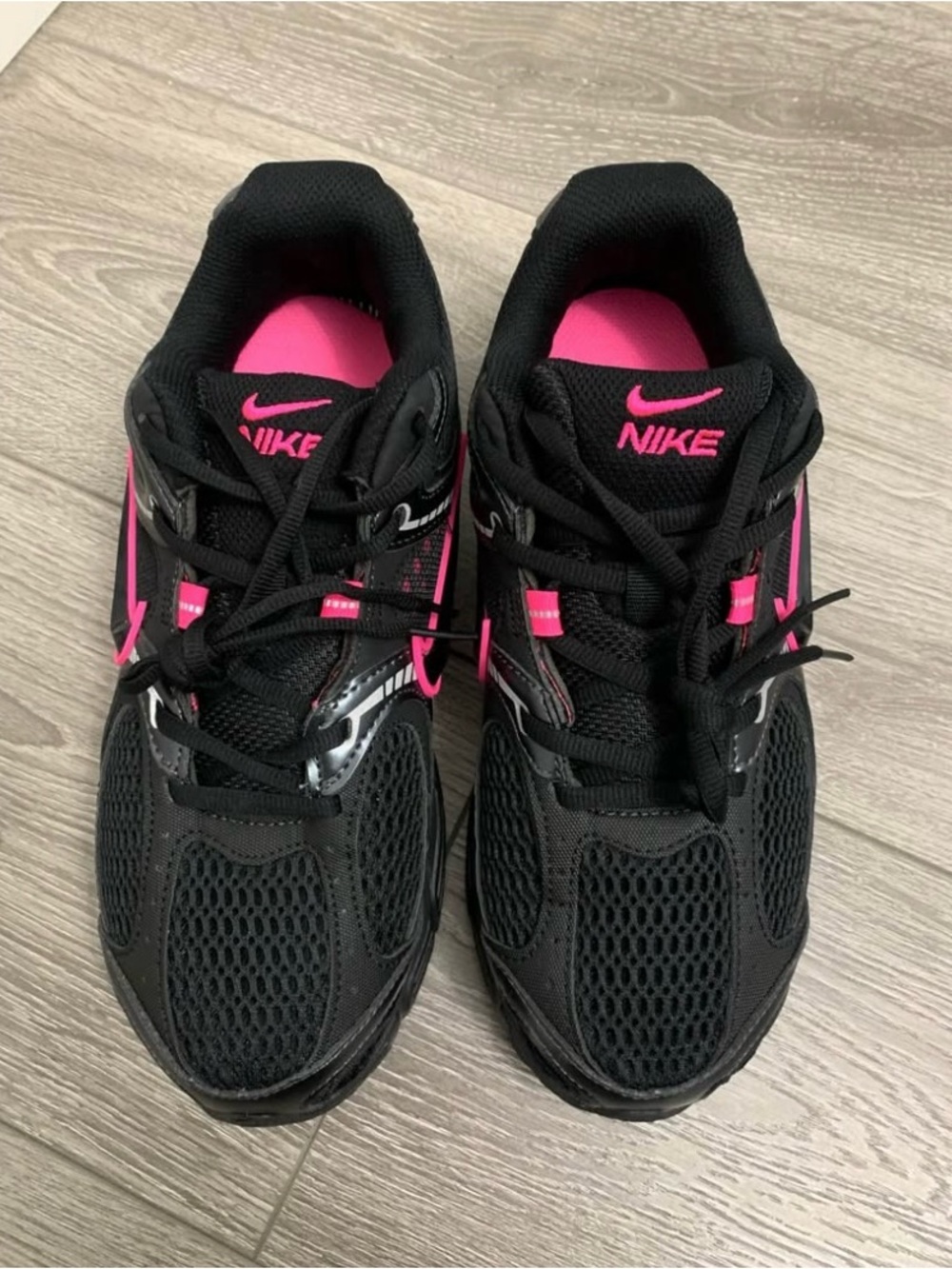 Nike V5 RNR Sneakers